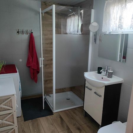Domek W Slawie Przy Jeziorze Na Galerach Slawa Esterno foto