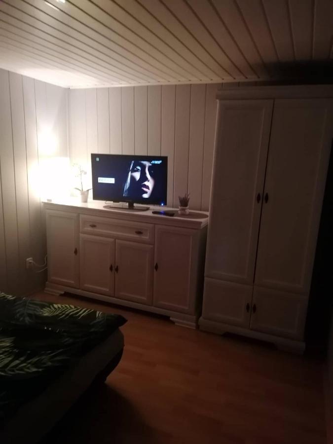 Domek W Slawie Przy Jeziorze Na Galerach Slawa Esterno foto